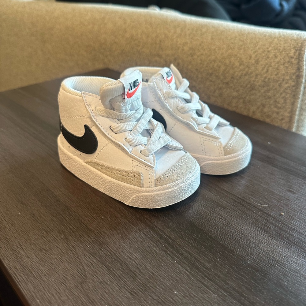 NIKE KIDS HIGH TOPS